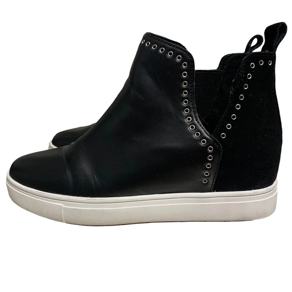 Chelsea & Violet shoes Milo black leather suede grommet hidden wedge sneaker 7.5